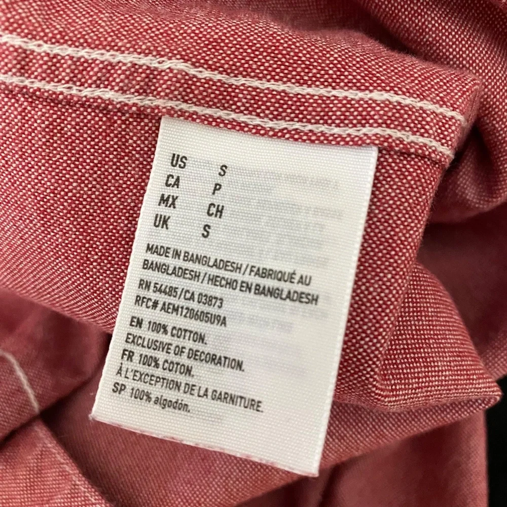 American Eagle Outfitters AEO Classic Fit Red Men's Button Down Shirt Size Small